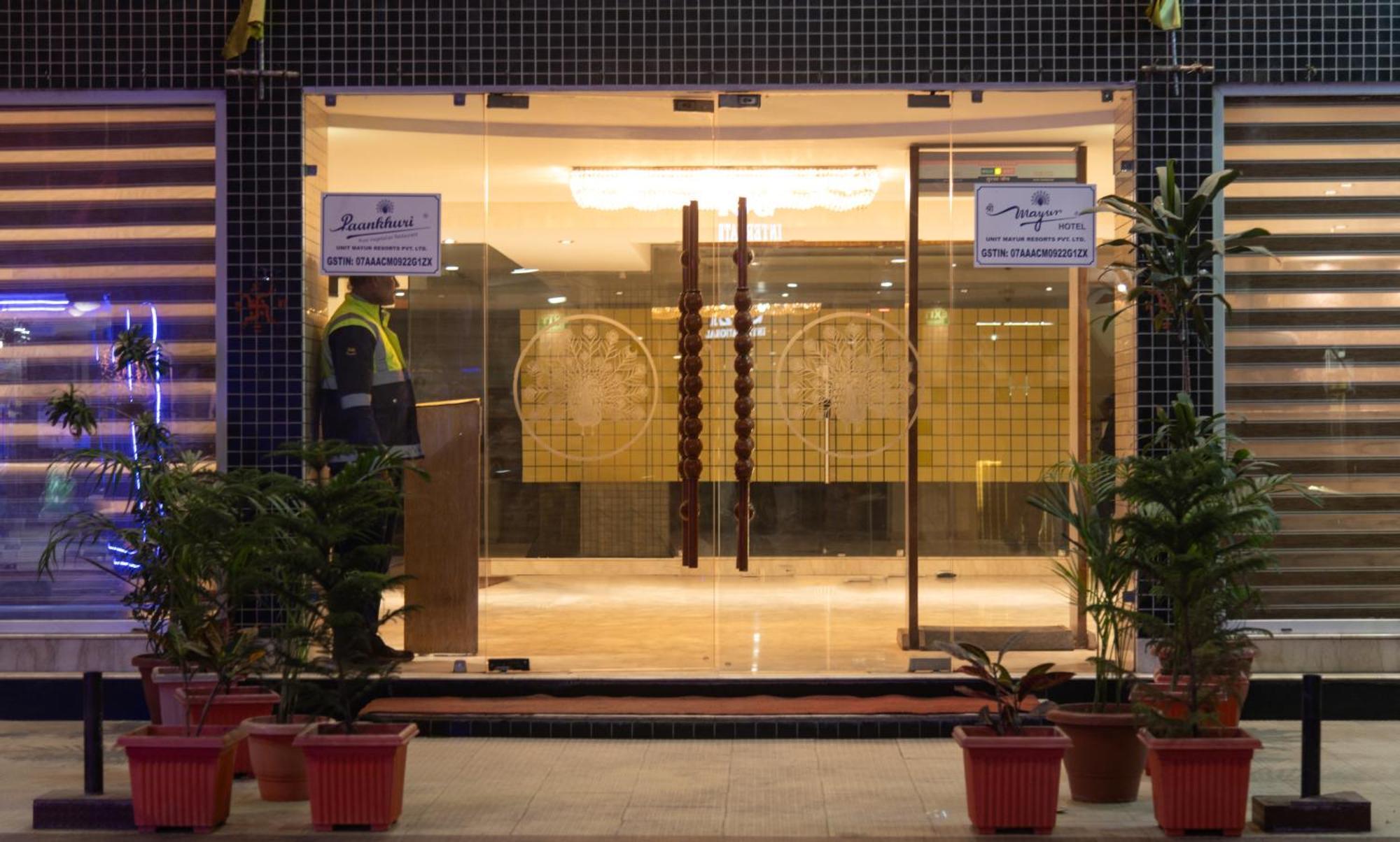 Mayur Hotel Nueva Delhi Exterior foto