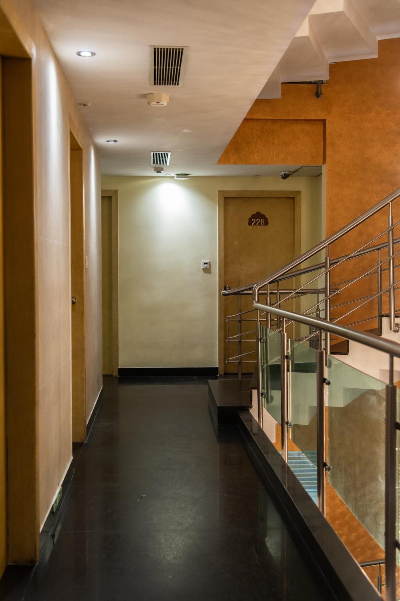Mayur Hotel Nueva Delhi Exterior foto