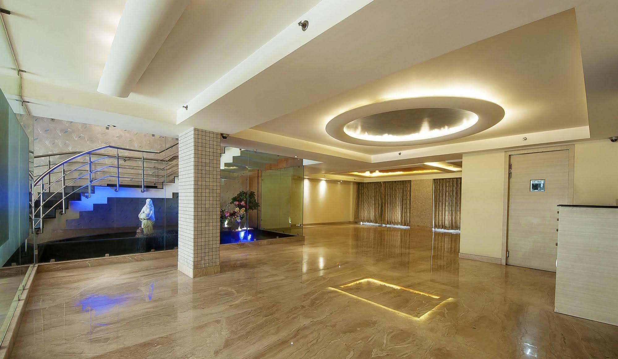 Mayur Hotel Nueva Delhi Exterior foto
